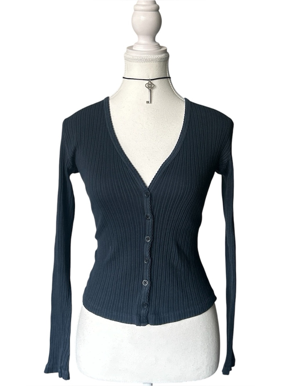 Y2K “Brandy Melville” Navy Blue Scallop Trim Ribbed Button-up Top